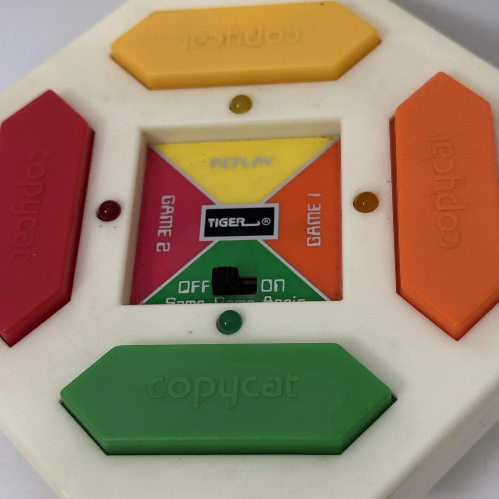 Vintage 1988 Tiger COPY‎ CAT Handheld Electronic Memory Game